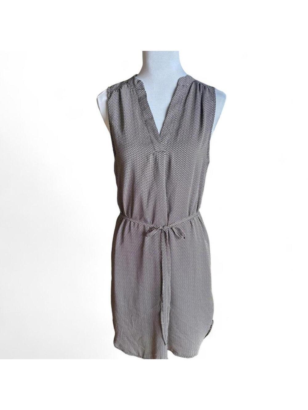 H&M black and tan chevron print dress with tie waist Size 6 - Picture 3 of 7